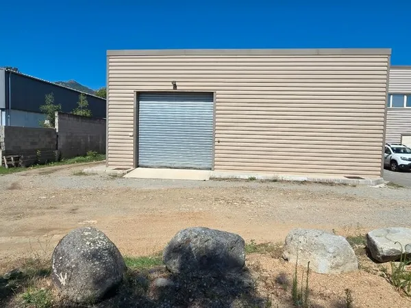 Local d’activité et entrepôt Location Corte 1p 100m² 1000€