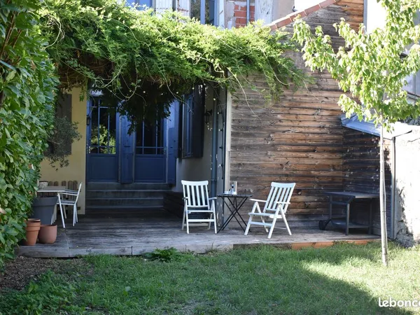 Maison familiale chaleureuse rénovée 260 m² - DPE B - jardin - A69
