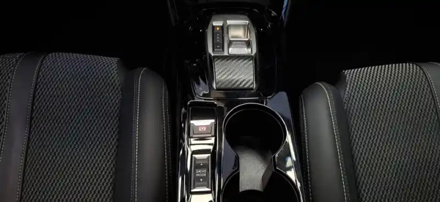 Peugeot 208 hybrid 136 e-dcs6 — photo 108