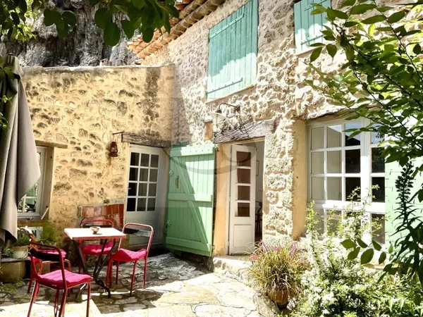 Cotignac Maison troglodyte exceptionnelle en exclusivité
