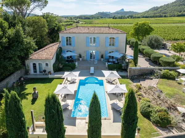 VILLA D'EXCEPTION AUX PORTES DE MONTPELLIER