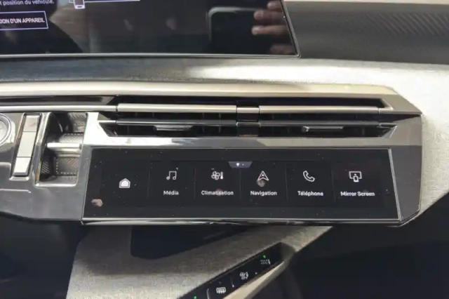 Peugeot 3008 hybrid 136 e-dcs6 — photo 21
