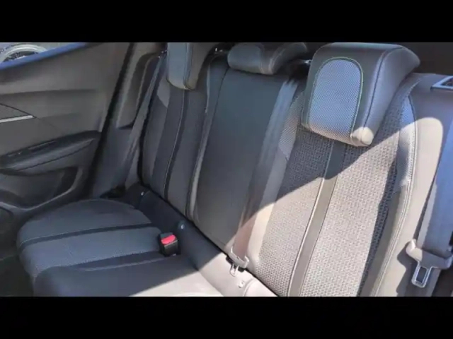 Peugeot 2008 1.2 puretech 130ch s&amp;s gt line eat8 7cv — photo 11