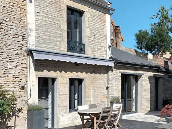 A louer jusqu'au 31 mars 2027 Maison Ancienne Rénovée Proche Mer