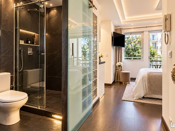 Studio de prestige avec balcon et cave