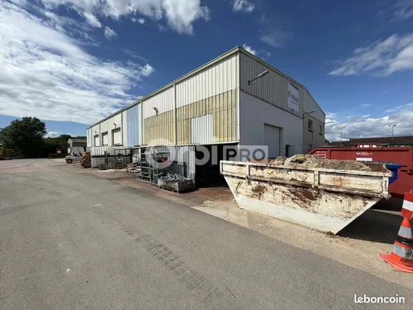 Local d'activité 1 537 m²