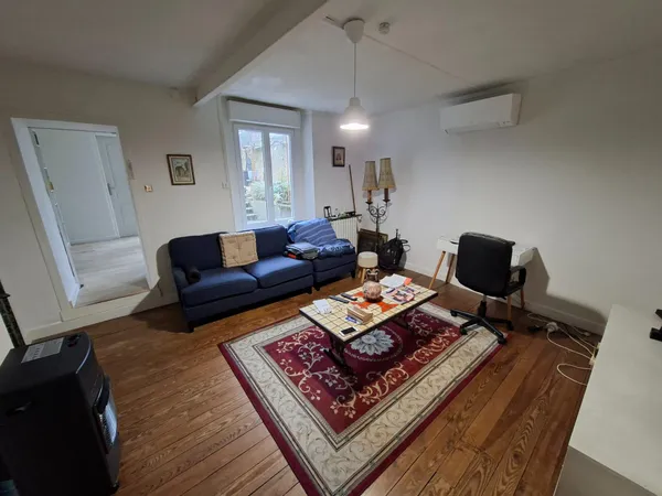 Maison de ville 5 pièces avec extérieur.