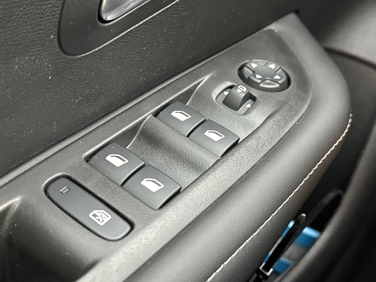 Peugeot 208 electrique 50 kwh 136ch allure — photo 15