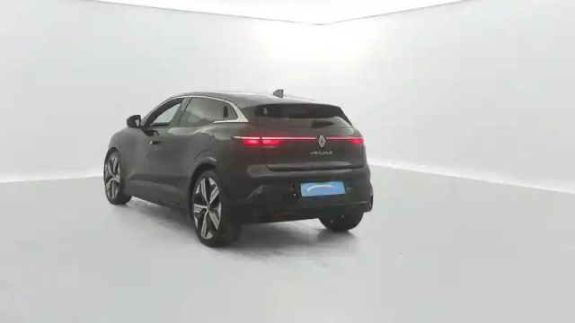 Renault Megane e-tech ev60 220 ch super charge — photo 12