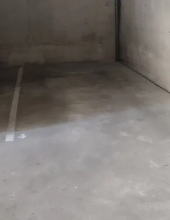 Loue place de parking en sous-sol Place Ney