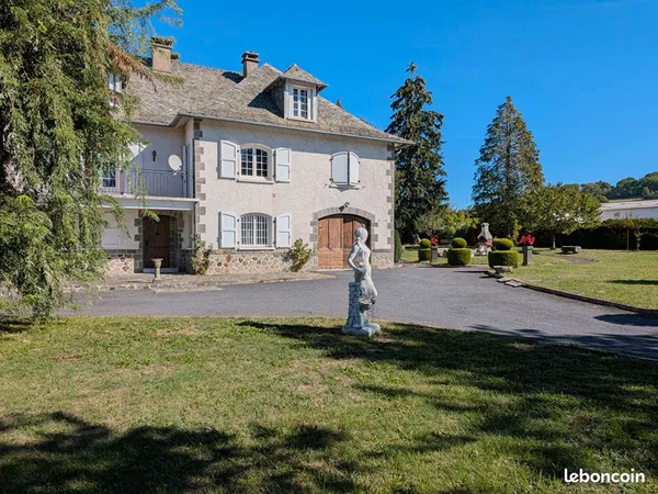 Propriété 8 pièces 210 m²