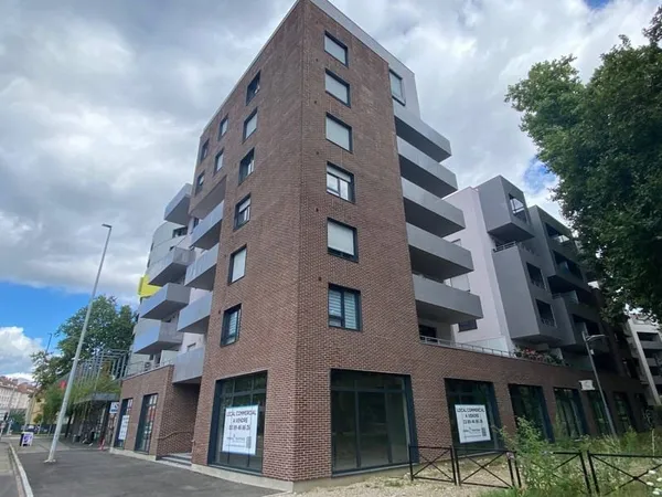 Local commercial 75 m²