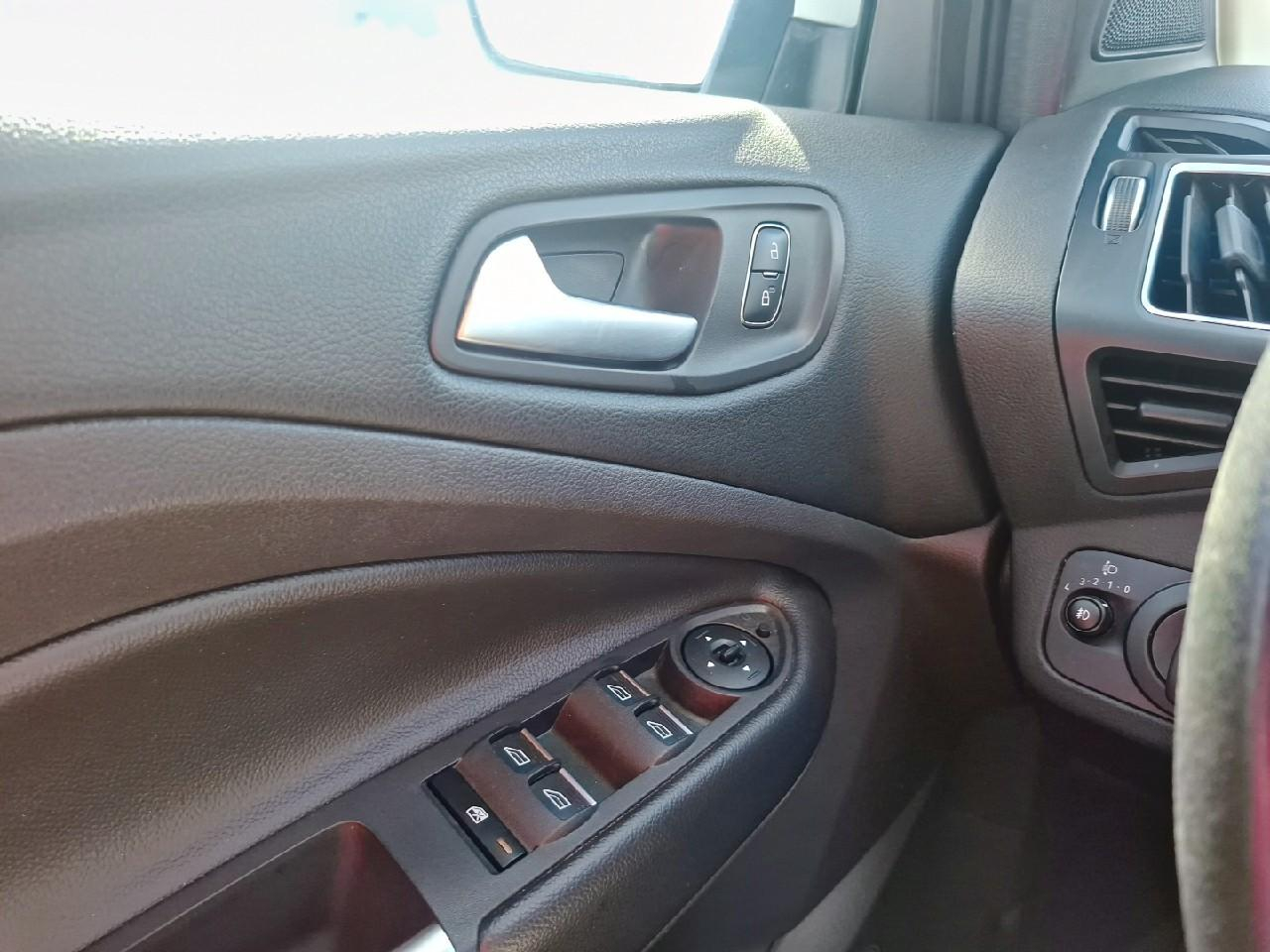 Ford Kuga 1.5 tdci 120ch stop&start executive 4x2 powershift — photo 19