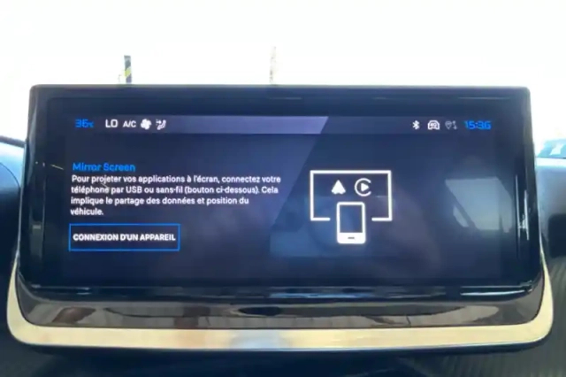 Peugeot 208 hybrid 100 e-dcs6 — photo 22