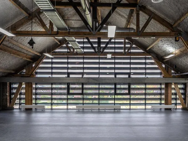 Local commercial 1 480 m²