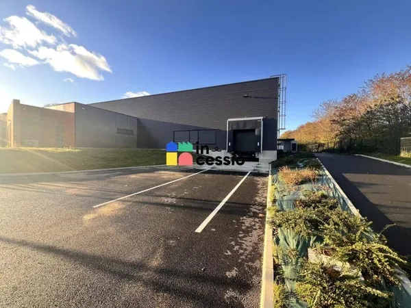 Entrepôt 798 m²