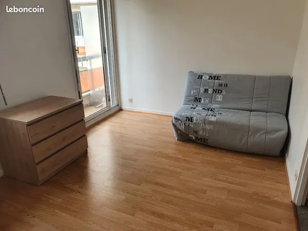 Studio Paris. Pas d'agents immobiliers