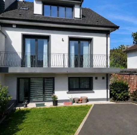Maison 10 pièces 184 m²