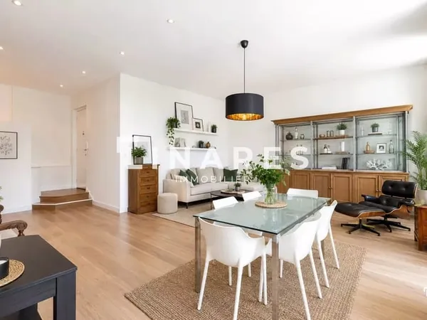 FAMILY AFFAIR - Appartement T5 de 164m2 + Mezzanine - Box - 13008 Périer