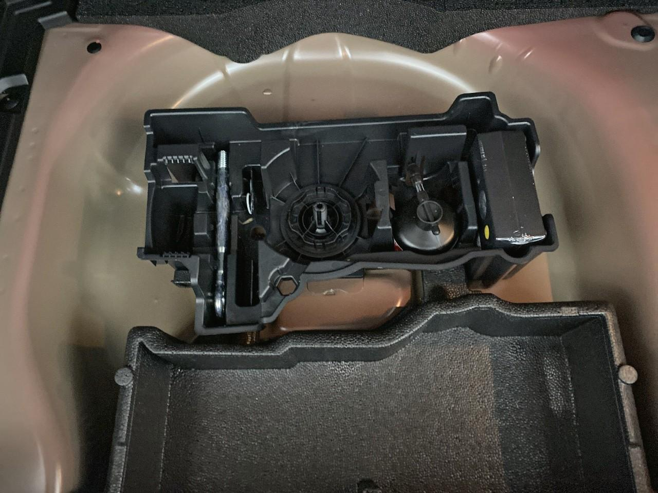 Peugeot 2008 hybrid 145 ch e-dcs6 allure — photo 16