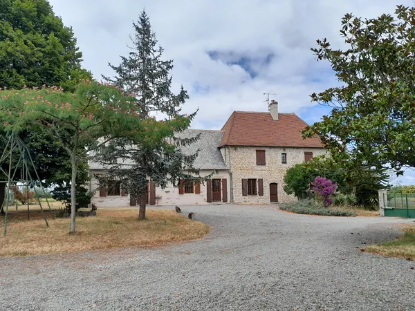 Loue Maison 8 pièces, 200m²