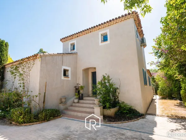 Maison 5 pièces 145 m²
