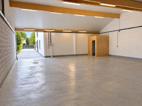 Local commercial 155 m²