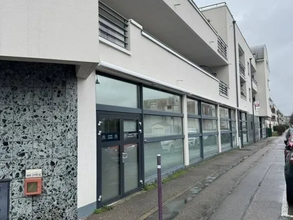 Bureau 372 m²