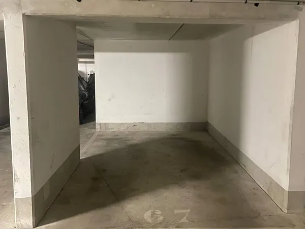 Parking 12 m²