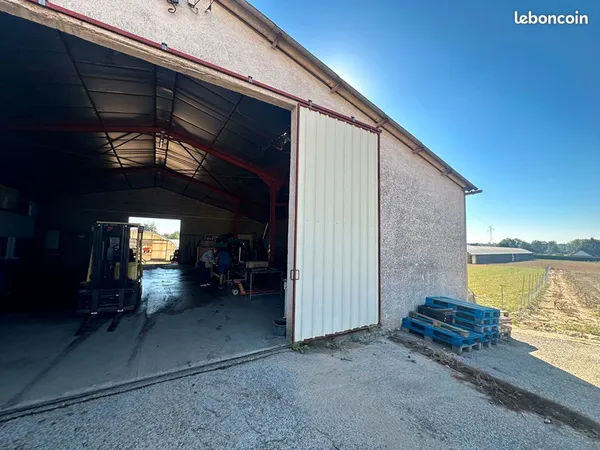 Entrepôt 410 m² LOUHANS