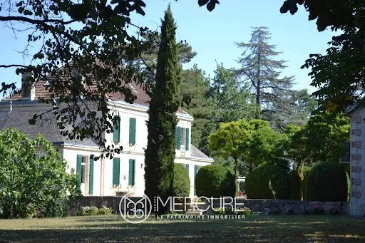 Propriété 17 pièces 845 m²