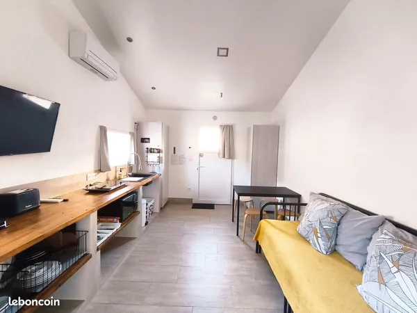 Studio neuf indépendant meublé tout compris (eau/ électricité/ internet) au calme sur copropriété