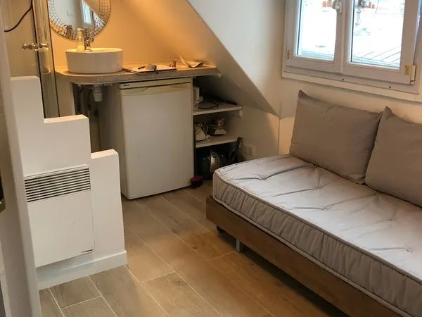 Chambre de service meublée - Porte Maillot - 690