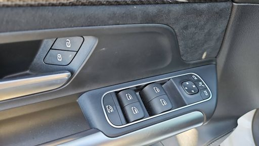 Mercedes Classe GLA 250e 218 EQ Power 8G-DCT - AMG Line – 2023 – 12821 km – Hybride rechargeable – Boîte Automatique — photo 49