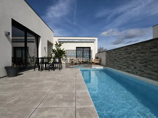 VILLA 3 CHAMBRES 148m2 AVEC POTENTIEL SUR GRAND GARAGE