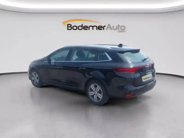 Renault Megane iv estate blue dci 115 edc — photo 3