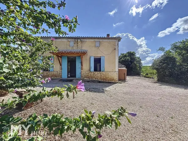 SAINTE-RADEGONDE: Maison en pierre avec Jardin