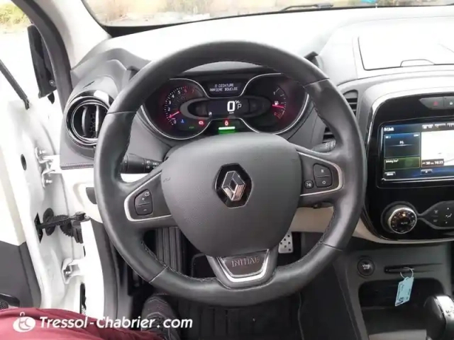 Renault Captur tce 150 fap edc initiale paris — photo 12