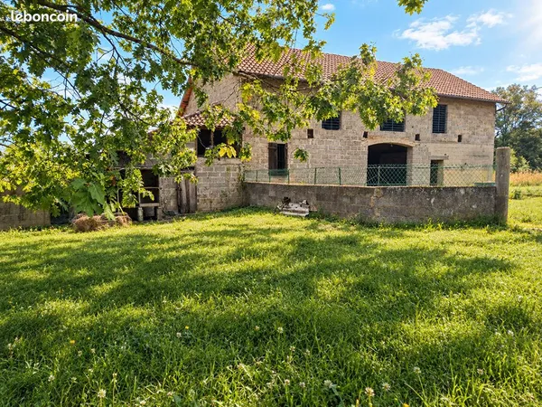 Bâtiment 1 pièce 200 m²