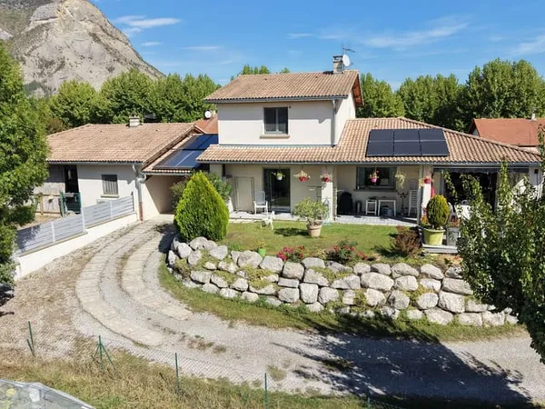 Maison 9 pièces 229 m²