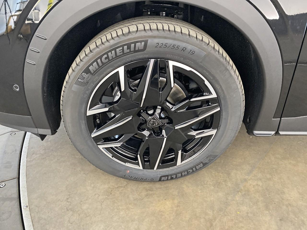 Peugeot 3008 hybrid 145 e-dcs6 gt — photo 11