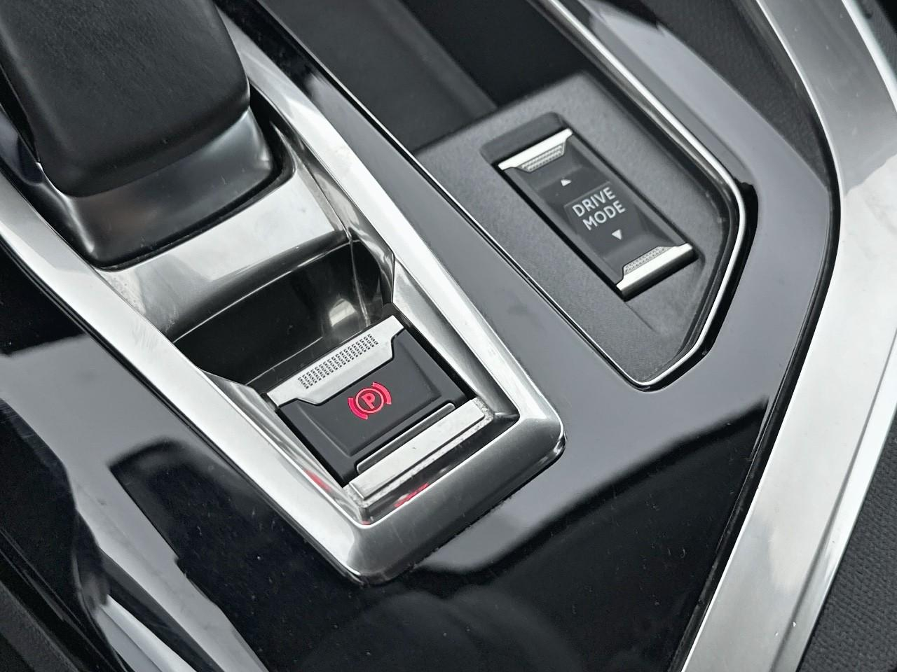 Peugeot 3008 hybrid 225 e-eat8 allure pack — photo 30