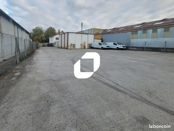 Local d'activité 290 m²