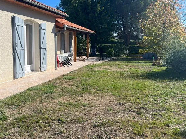 Montrejeau - Maison de plain-pied de 125m2 avec 4 chambres et jardin de 1500m2