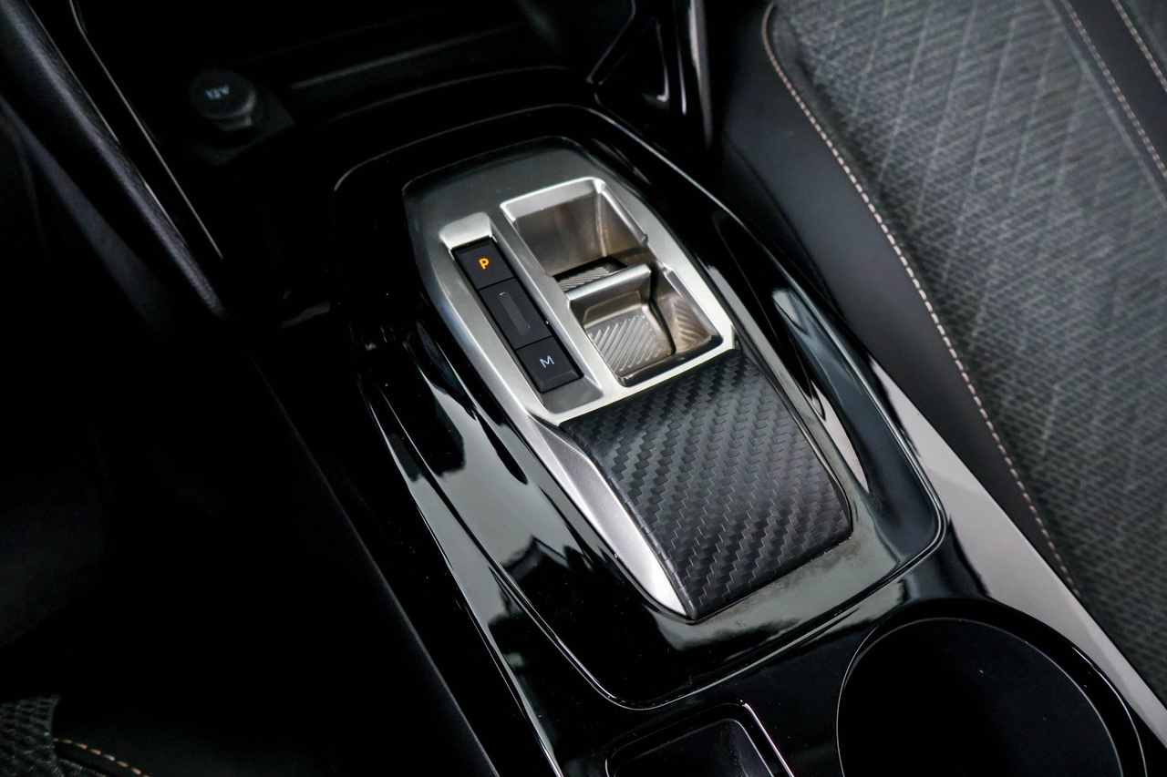 Peugeot 208 — photo 23