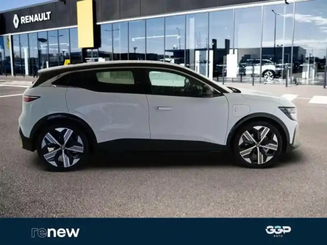 Renault Megane e-tech electric ev60 220ch iconic optimum charge — photo 9