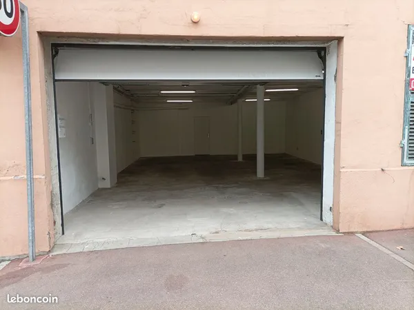 À louer entrepôt