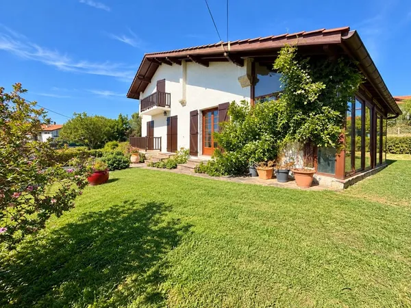 MAISON DE 122M2 + GARAGE DE 53M2 SUR PARCELLE DE 784M2