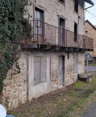 1 ensemble: maison et dependances