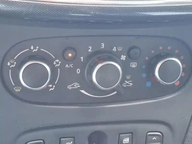 Dacia Sandero stepway tce 90 easy-r — photo 6